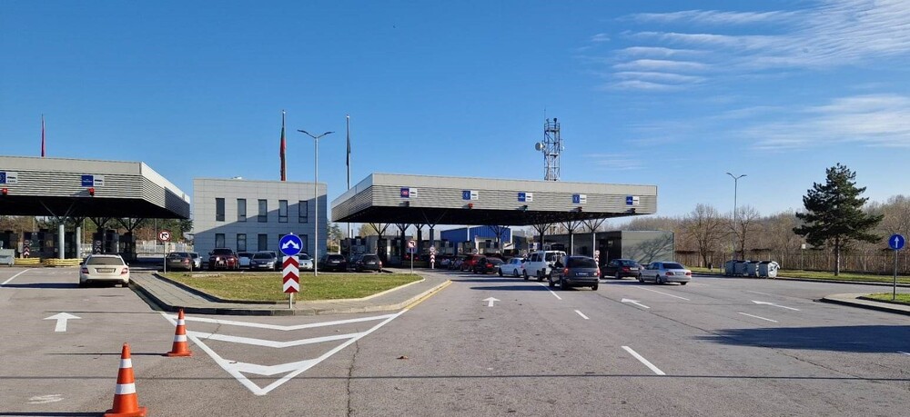 Граничните полицаи са връчили 2384 електронни фиша за над 320 000 лв. от началото на април 