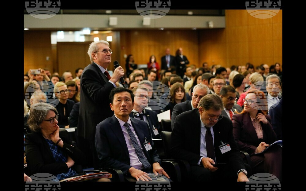 Bulgaria Takes Part in OECD Health Ministerial Meeting in Paris