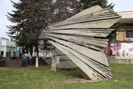 Варна - автогара - скулптура