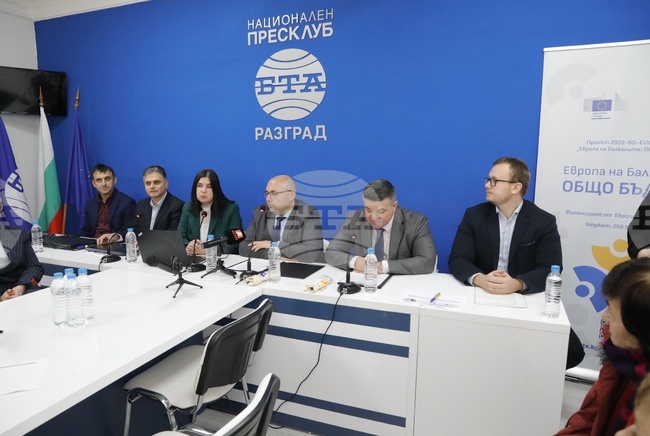 Discussion on "Europe in the Balkans: Common Future" Project Takes Place in Razgrad