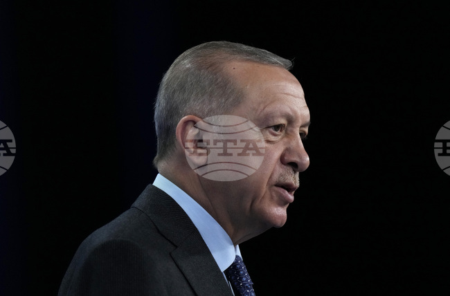 Ердоган: Антикорупционните операции ще доведат до прочистването на общините от подкупните групировки 