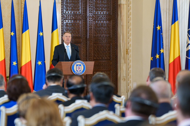 Президентът Клаус Йоханис: Румъния е била и ще остане с Украйна