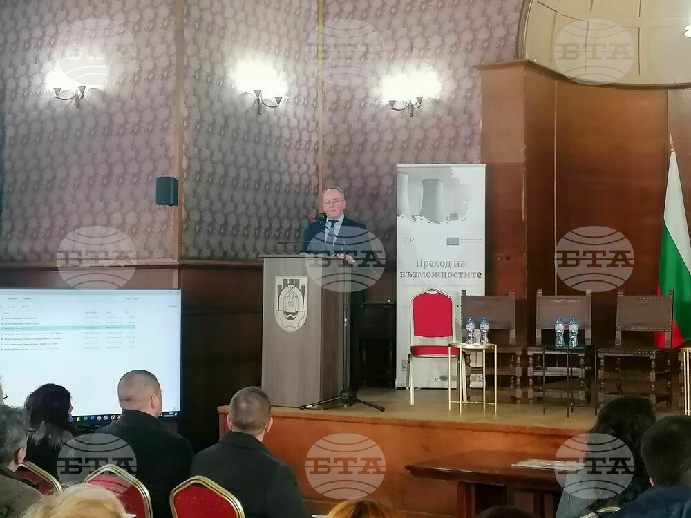 Заместник-министър Ненов в Перник: Важно е да говорим освен за предизвикателствата на прехода, но и за възможностите, които той предоставя