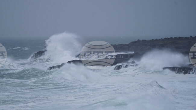 Бурята "Дара" остави без ток и близо 400 000 ирландци