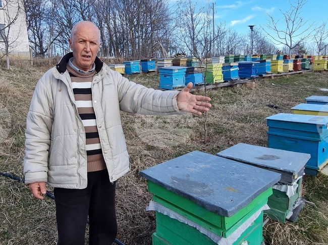 Село Брезен – пчелар