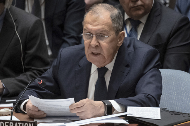 Русия смята, че атаките срещу йеменските бунтовници хуси застрашават международния мир и подкрепя решението за две държави в Израел