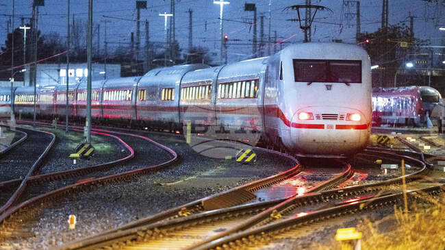 Железопътният превоз на пътници в ЕС достигна рекордни нива през 2024 г., българите са сред най-малко ползващите с влакове в съюза