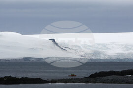 Антарктида - НИК 421 - о-в. Медиа луна - проф. Елиза Узунова - микропластмаса - проучвания