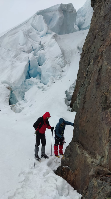 Антарктида - НИК 421 - ледник Сопот - геоложки проби
