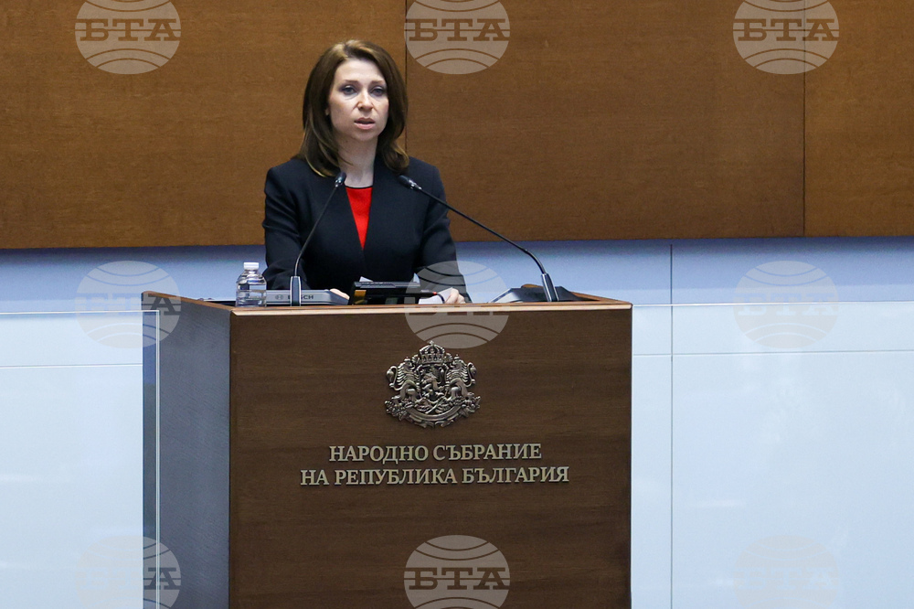 Iskra Mihaylova Elected Secretary of Vazrazhdane Parliamentary Group