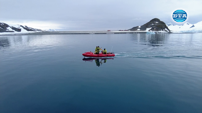 Българските учени на борда на НИК 421 продължават работата по научните си проекти