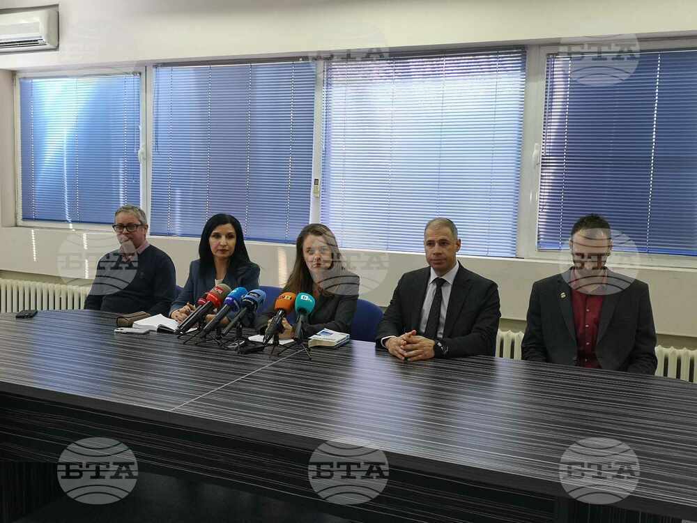 Полицията в Пловдив арестува 10 души, участвали в организирана престъпна група, продавала в сайтове китайски строителни инструменти за немски