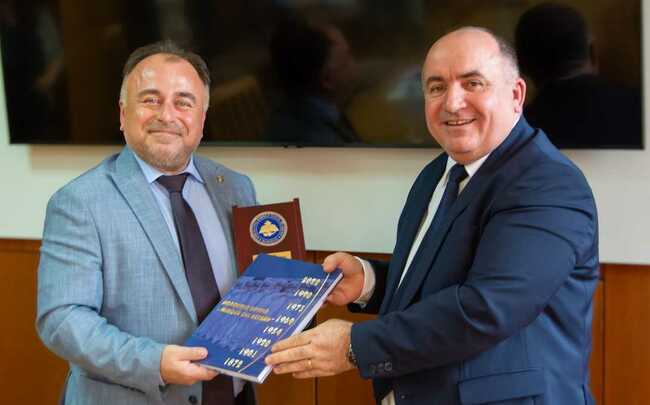 Ръководството на румънската Военноморска академия "Мирча чел Батран" посети Технически университет - Варна