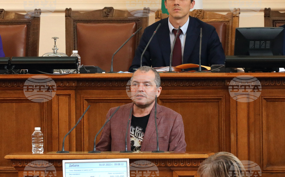 Ние не сме убедени, че изтеглянето на нотите няма да е унизително за страната, каза Тошко Йорданов за предложението на Корнелия Нинова