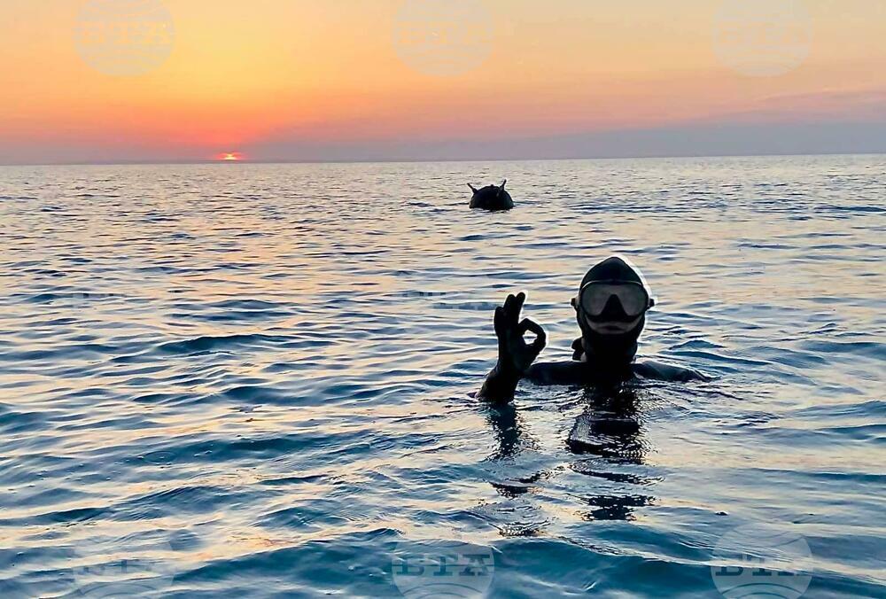 Bulgarian Navy Experts Destroy Floating Mine near Varna