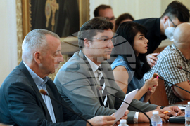 Парламент - дискусия - данъчна реформа