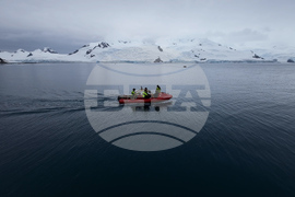 32nd Bulgarian Antarctic Expedition Continues Work on Research Projects