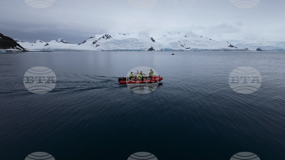 32nd Bulgarian Antarctic Expedition Continues Work on Research Projects