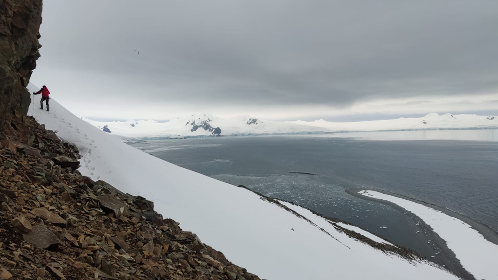 32nd Bulgarian Antarctic Expedition Continues Work on Research Projects