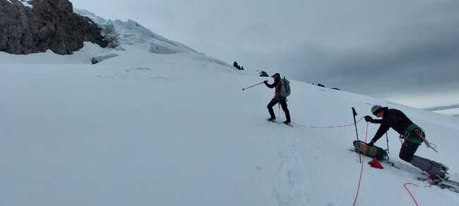 32nd Bulgarian Antarctic Expedition Continues Work on Research Projects