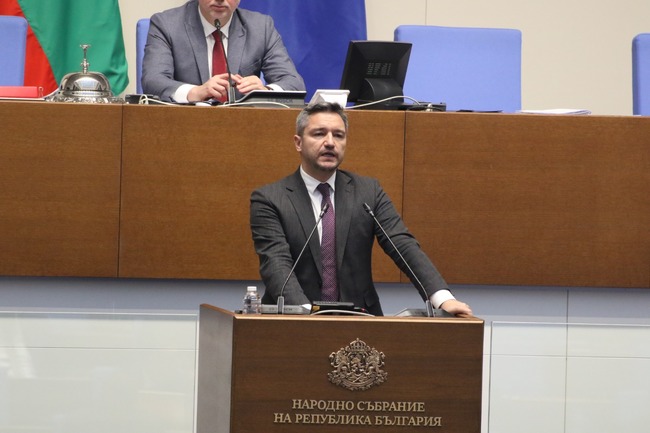 БСП: Сглобката се маскираха като десни, обуха ботуша на деспота и газят правовата държава