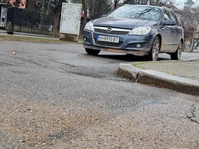 Директорът на общинското предприятие "Чистота" в Кюстендил Валентин Смоков е отстранен от длъжност тази сутрин