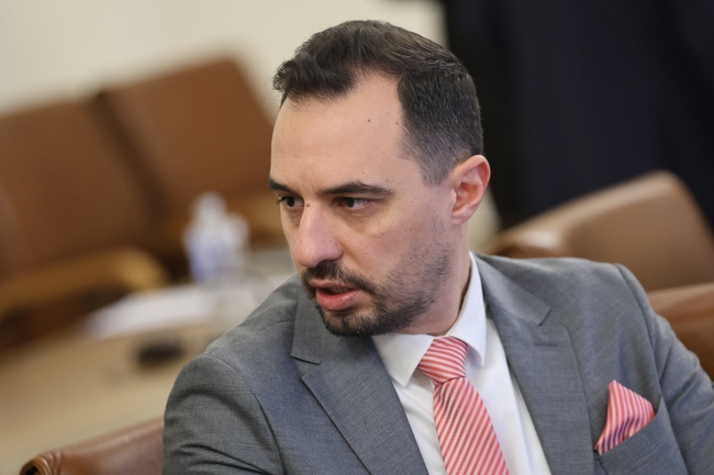 Вноската, която "Лукойл" трябва да преведе за февруари във Фонд "Сигурност на електроенергийната система", е в размер на 13,250 млн. лева, съобщи икономическото министерство