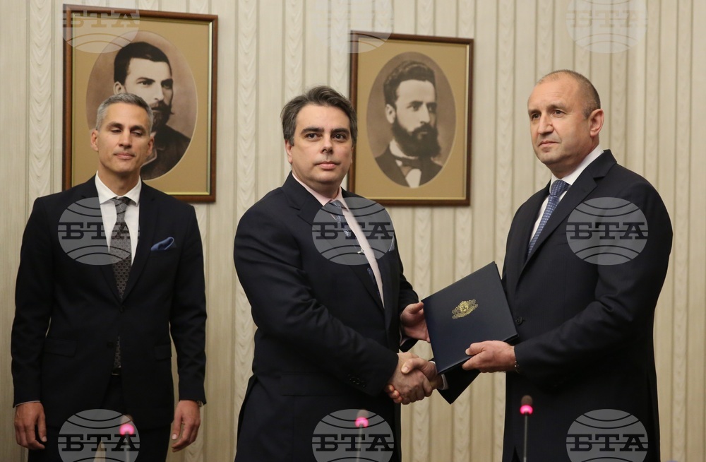 Румен Радев - Асен Василев - мандат за съставяне на правителство