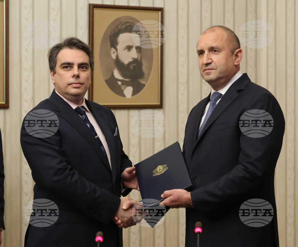 Румен Радев - Асен Василев - мандат за съставяне на правителство