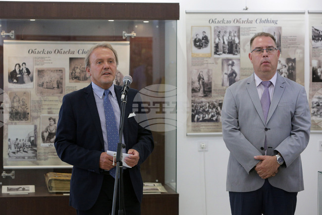 Изложба - "Стари балкански фотографии"