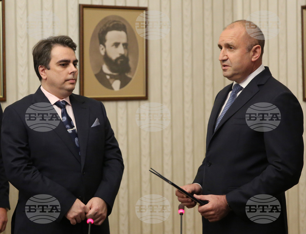 Румен Радев - Асен Василев - мандат за съставяне на правителство