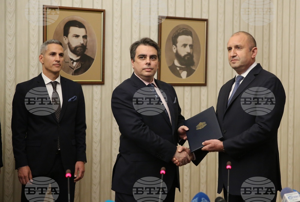 Румен Радев - Асен Василев - мандат за съставяне на правителство