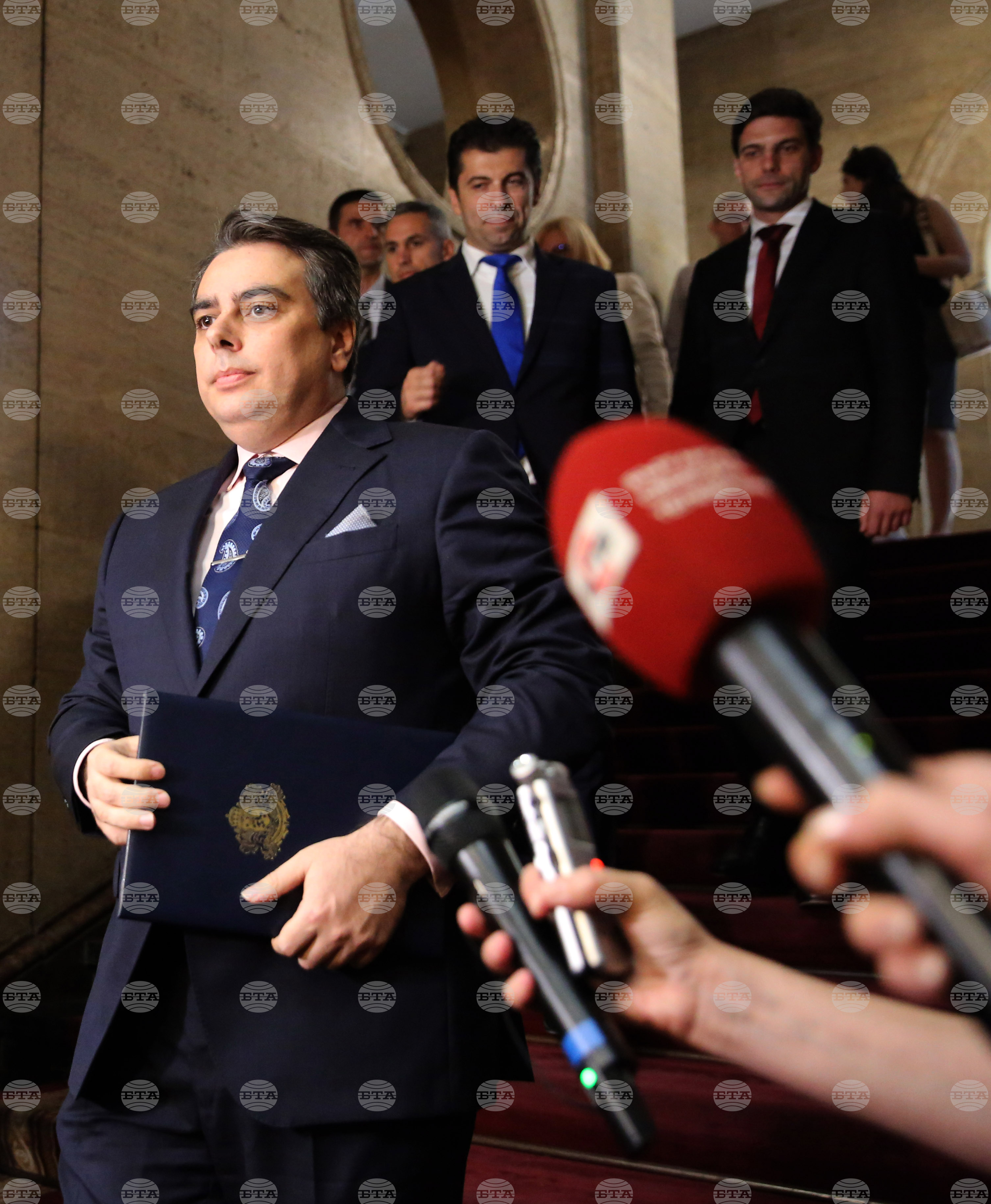 "Продължаваме Промяната" - мандат за съставяне на правителство - Асен Василев