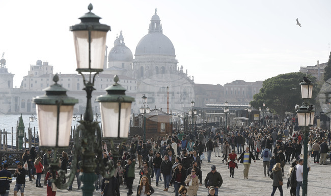 Венеция запазва входната си такса за еднодневни туристи