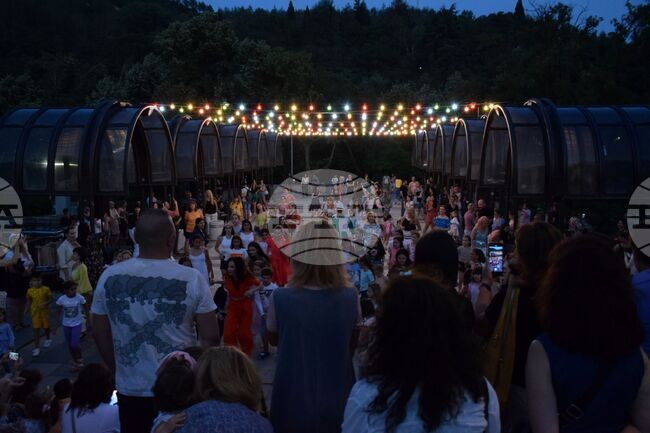 Латино танци на открито се организират на Моста на влюбените в Благоевград