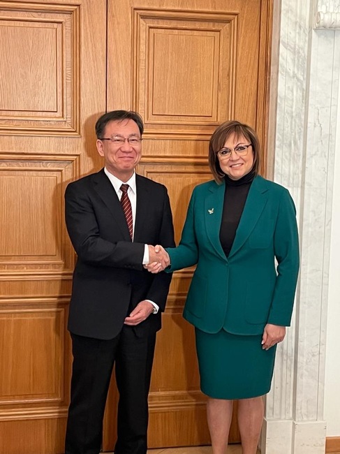 БСП: Корнелия Нинова се срещна с новия посланик на Япония Хисаши Мичигами