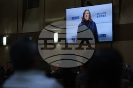 Конференция - трафик на хора - Кари Джонстън