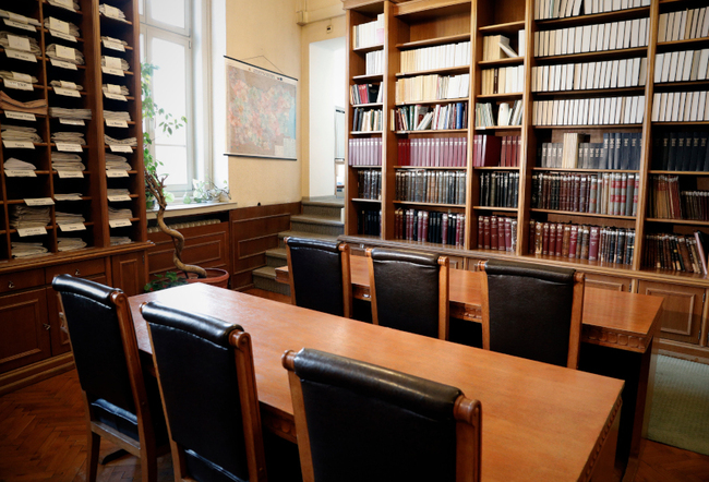 Студентската програма за законодателни проучвания в Народното събрание обявява конкурс за избор на законодателни сътрудници