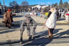 Перник - детска "Сурвакариада"