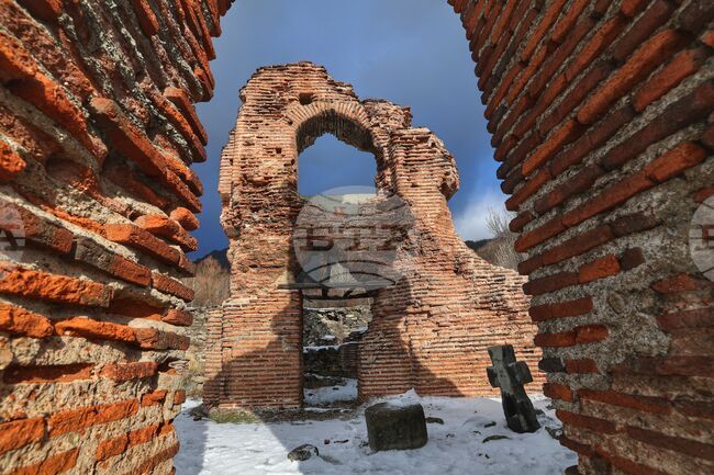 Пирдоп - базилика