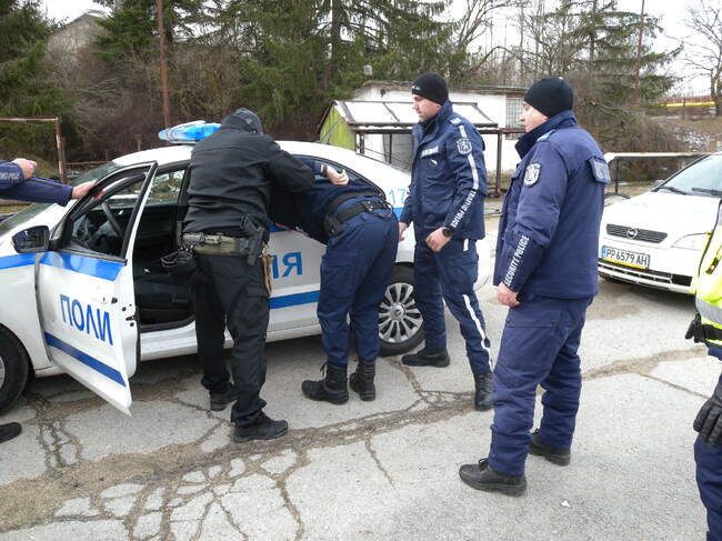 ОДМВР – Разград: Жандармерия и барети обучаваха служителите от пътна, охранителна и териториална полиция