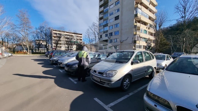 В Ловеч се провеждат писмени обществени консултации по проекта за зони за платено паркиране