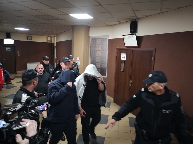 Пловдивският апелативен съд остави в ареста четиримата мъже, арестувани за участие в организирана престъпна група за изнудвания