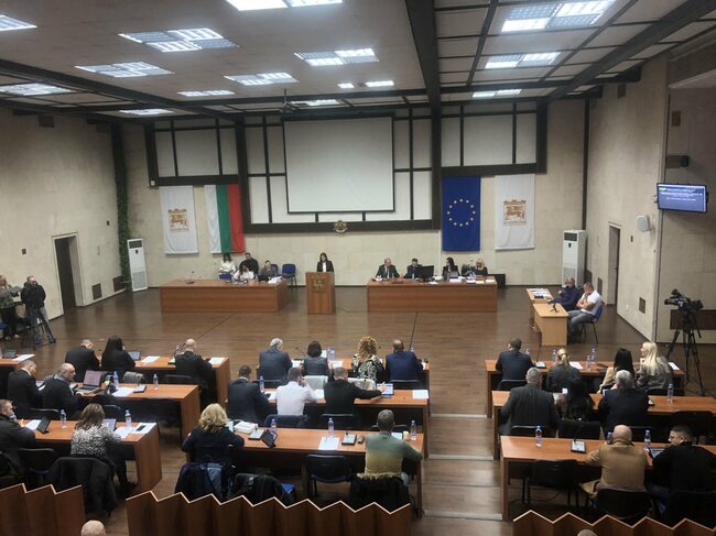 Общинският съвет в Благоевград прие декларация в подкрепа на ЮЗУ „Неофит Рилски“ във връзка с медийни публикации за университета