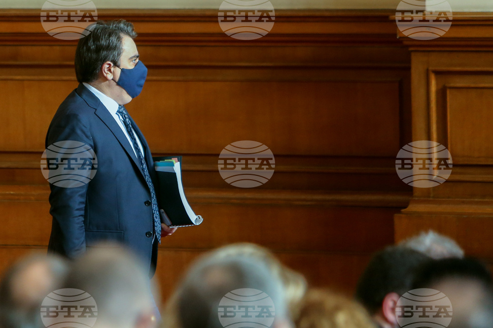 Българска банка за развитие и Българска агенция за инвестициите да преминат към Министерството на иновациите и растежа, гласува парламентът на първо четене