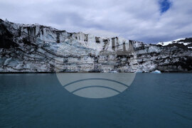 Антарктида - Национална антарктическа експедиция - о-в. Ливингстън - залив Джонсънс - учени