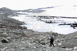 Антарктида - Национална антарктическа експедиция - полуостров Хърд - Ралица Събева