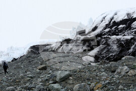 Антарктида - Национална антарктическа експедиция - полуостров Хърд - Ралица Събева