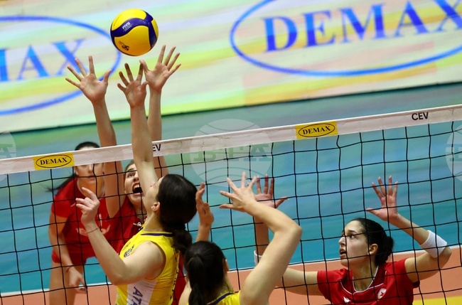 Стана ясна пълната програма за полуфиналните сблъсъци в Националната волейболна лига за жени