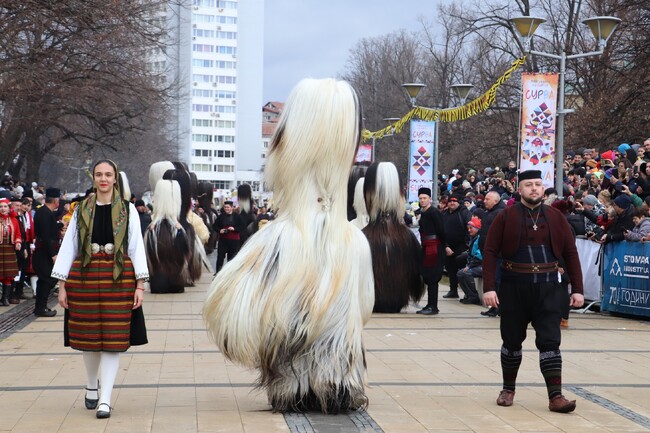 Община Банско: Банско завладя зрителите на фестивала „Сурва“ в Перник 